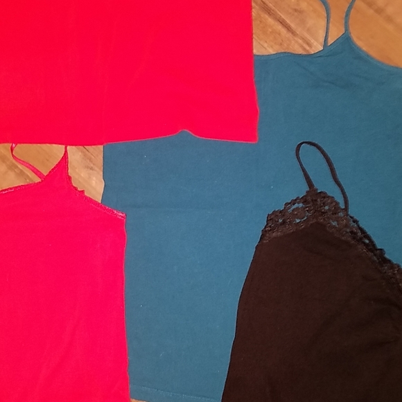 Bundle of under shirts - Picture 4 of 7